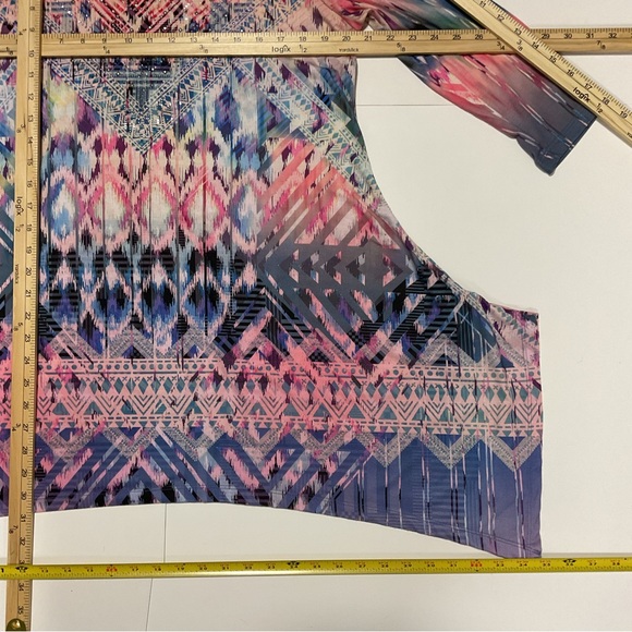 One World Women’s Top Colorful Stained Glass Geometric W/Rhinestones Cro… - Picture 10 of 11